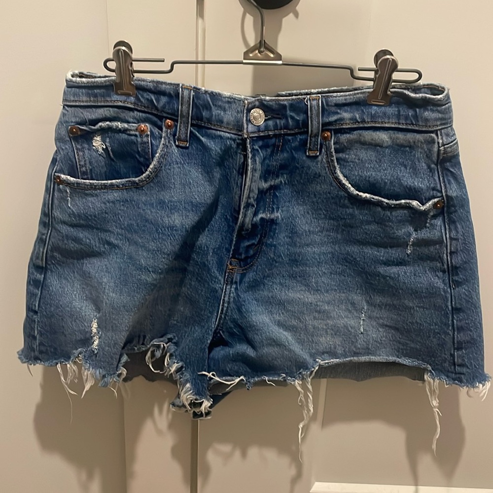Abercrombie & Fitch Curve Love 90s Relaxed Cutoff Hi-Rise Jean Short Sz 29